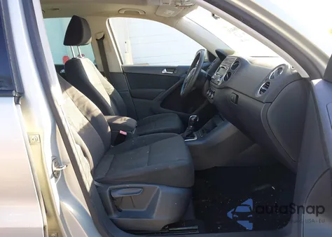 2012 Volkswagen Tiguan S из США, поврежденный, VIN WVGAV7AX8CW609473